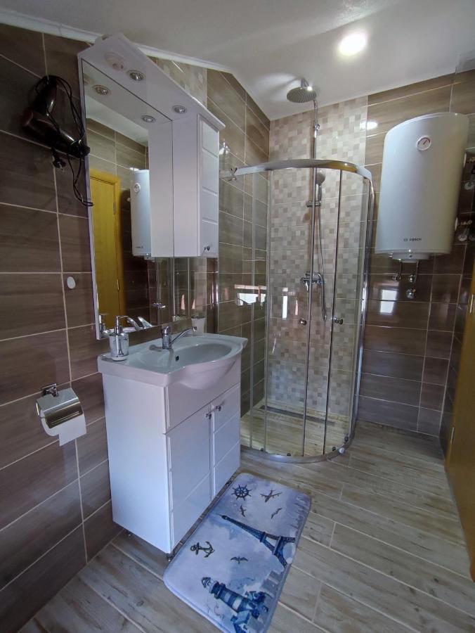 Apartman Toni Gračac Exterior foto
