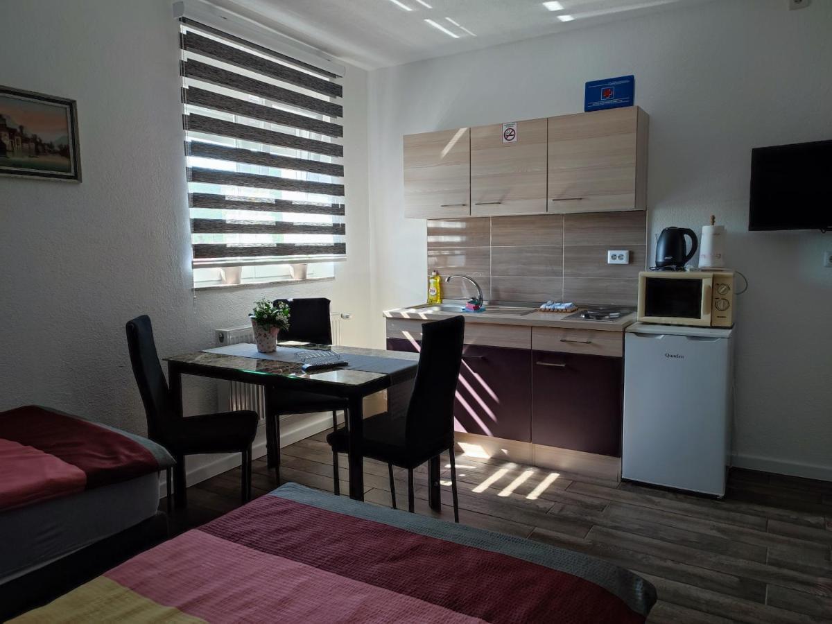 Apartman Toni Gračac Exterior foto