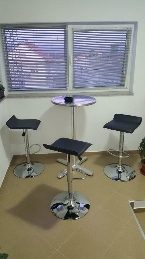 Apartman Toni Gračac Habitación foto